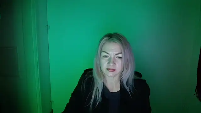 Snapshot of Madonna_Fire chatting on January 17, 2026, 6:39 am Madonna Fire online show from January 17, 2026, 6:39 am