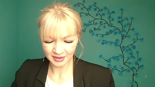 Snapshot of Madonna_Fire chatting on March 7, 2026, 1:05 pm Madonna Fire online show from March 7, 2026, 1:05 pm