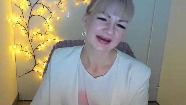 Snapshot of Madonna_Fire chatting on February 28, 2026, 1:00 pm Madonna Fire online show from February 28, 2026, 1:00 pm