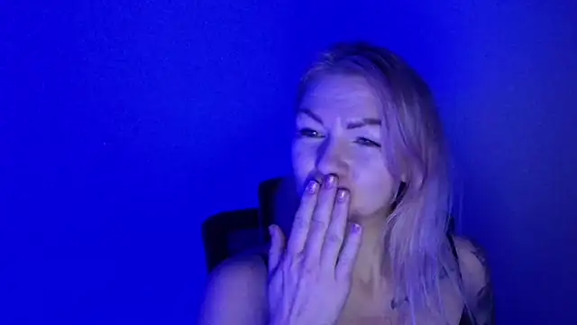 Snapshot of Madonna_Fire chatting on January 16, 2026, 12:31 pm Madonna Fire online show from January 16, 2026, 12:31 pm