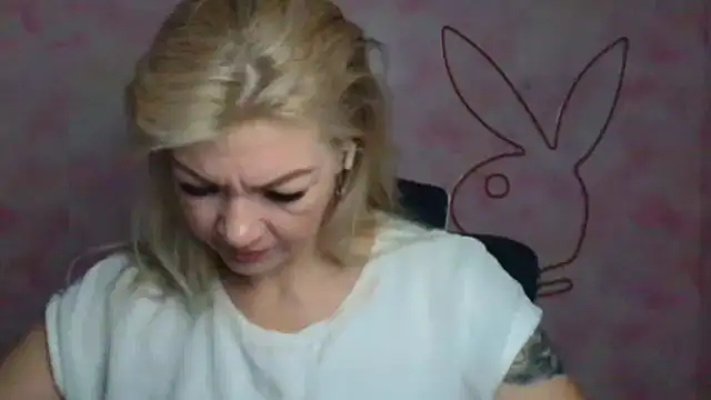 Snapshot of Madonna_Fire chatting on March 15, 2026, 6:53 am Madonna Fire online show from March 15, 2026, 6:53 am