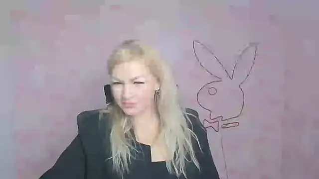 Snapshot of Madonna_Fire chatting on February 15, 2026, 7:51 am Madonna Fire online show from February 15, 2026, 7:51 am