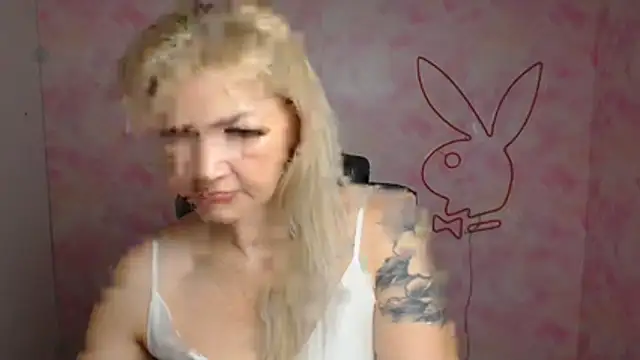 Snapshot of Madonna_Fire chatting on March 28, 2026, 7:09 am Madonna Fire online show from March 28, 2026, 7:09 am