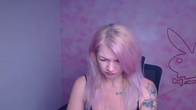 Snapshot of Madonna_Fire chatting on January 12, 2026, 12:34 pm Madonna Fire online show from January 12, 2026, 12:34 pm