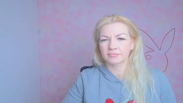 Snapshot of Madonna_Fire chatting on February 17, 2026, 1:19 pm Madonna Fire online show from February 17, 2026, 1:19 pm