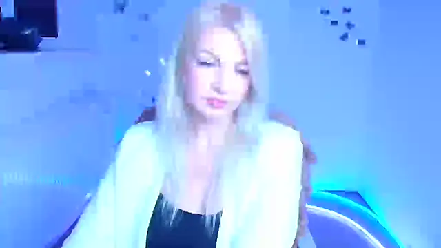 Snapshot of Madonna_Fire chatting on February 4, 2026, 12:44 pm Madonna Fire online show from February 4, 2026, 12:44 pm