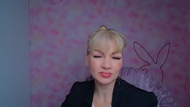 Snapshot of Madonna_Fire chatting on March 2, 2026, 7:15 am Madonna Fire online show from March 2, 2026, 7:15 am
