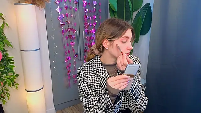 Snapshot of BrianneMallory chatting on February 21, 2026, 6:15 am BrianneMallory online show from February 21, 2026, 6:15 am