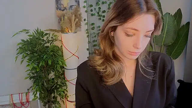 Snapshot of BrianneMallory chatting on February 5, 2026, 6:09 am BrianneMallory online show from February 5, 2026, 6:09 am