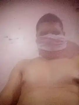 Snapshot of Yassine_1985 chatting on July 25, 2026, 1:06 pm Yassine 1985 online show from July 25, 2026, 1:06 pm