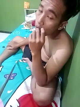 Snapshot of Reynalx chatting on March 9, 2026, 1:42 am Reynalx online show from March 9, 2026, 1:42 am