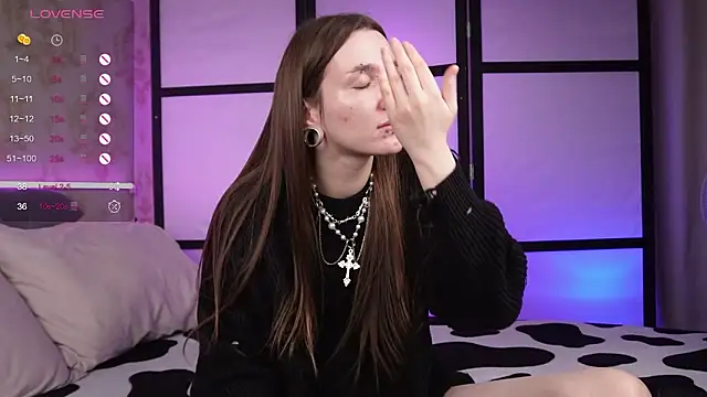 Alice Goth online show from March 8, 2026, 8:39 am