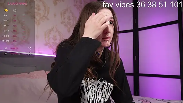 Snapshot of Alice_Goth chatting on February 28, 2026, 6:18 pm Alice Goth online show from February 28, 2026, 6:18 pm