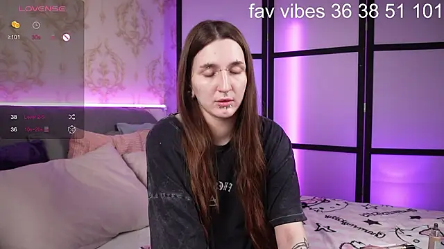 Snapshot of Alice_Goth chatting on February 2, 2026, 3:38 am Alice Goth online show from February 2, 2026, 3:38 am