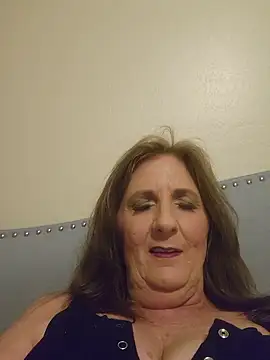 Snapshot of HotAzMilf chatting on January 16, 2026, 8:18 am HotAzMilf online show from January 16, 2026, 8:18 am