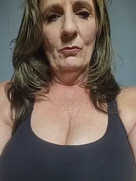 Snapshot of HotAzMilf chatting on February 6, 2026, 9:27 am HotAzMilf online show from February 6, 2026, 9:27 am