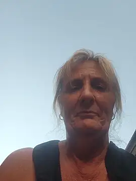 HotAzMilf online show from June 14, 2026, 12:39 pm