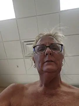 HotAzMilf online show from June 9, 2026, 7:04 pm