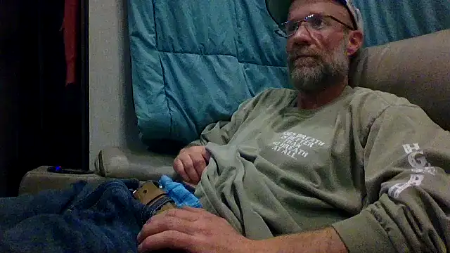 Snapshot of tittycum3636 chatting on February 13, 2026, 4:01 am tittycum3636 online show from February 13, 2026, 4:01 am