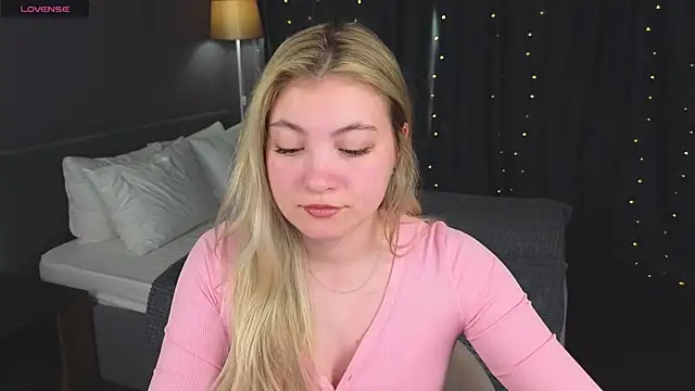 Snapshot of Angel__Grace chatting on April 30, 2026, 12:06 am Angel Grace online show from April 30, 2026, 12:06 am