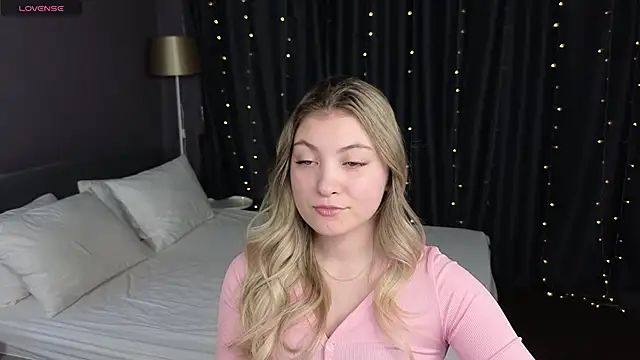 Snapshot of Angel__Grace chatting on February 1, 2026, 5:38 am Angel Grace online show from February 1, 2026, 5:38 am