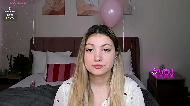 Angel  Grace online show from March 28, 2026, 4:13 am