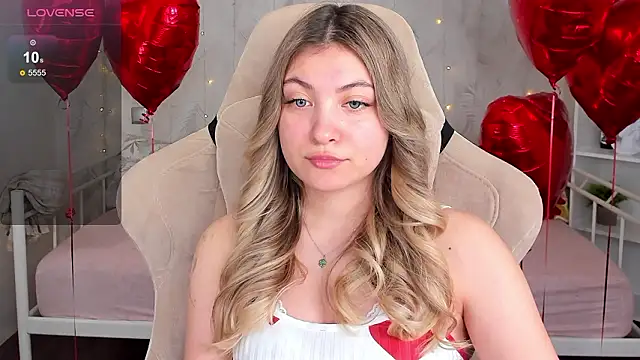 Snapshot of Angel__Grace chatting on February 14, 2026, 6:13 am Angel Grace online show from February 14, 2026, 6:13 am