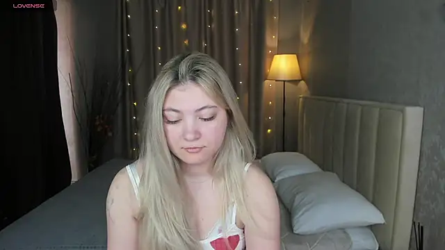 Snapshot of Angel__Grace chatting on June 5, 2026, 12:26 am Angel Grace online show from June 5, 2026, 12:26 am