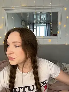 cuteeyesbaby online show from February 24, 2026, 7:20 am