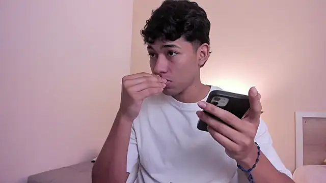 AustinTowers online show from February 19, 2026, 7:55 pm