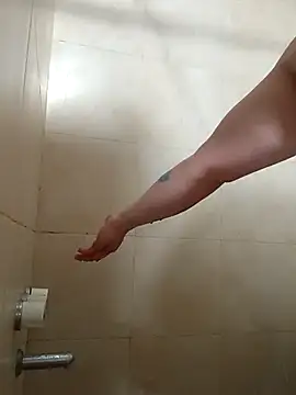 Snapshot of bra33 chatting on January 14, 2026, 9:40 pm bra33 online show from January 14, 2026, 9:40 pm