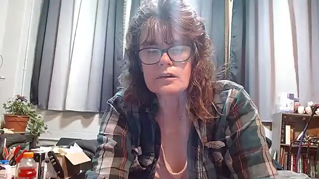 Snapshot of ladylavende3 chatting on February 19, 2025, 5:16 am ladylavende3 online show from February 19, 2025, 5:16 am