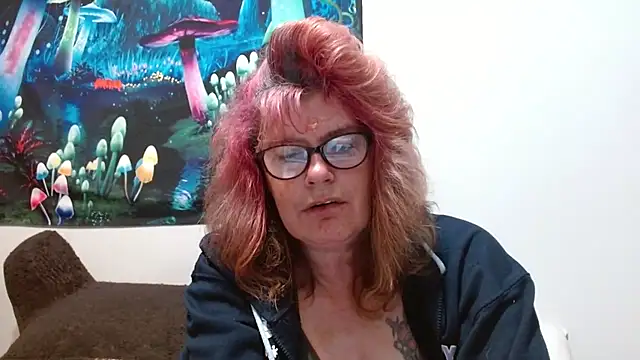 ladylavende3 online show from November 21, 2025, 4:28 pm