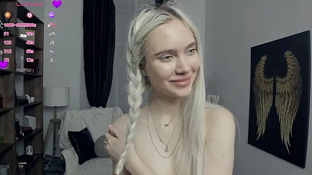 Snapshot of KristalCrowner chatting on February 3, 2026, 2:53 am KristalCrowner online show from February 3, 2026, 2:53 am