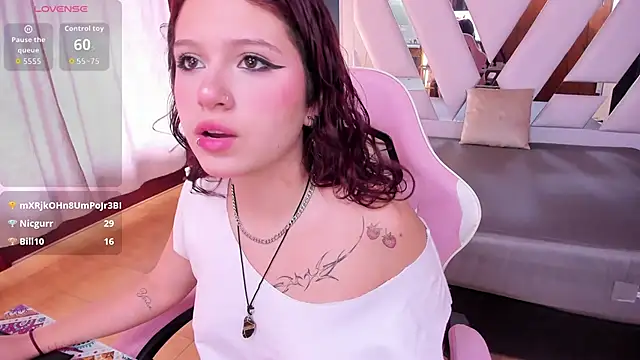 Snapshot of Liily_Teen chatting on February 3, 2026, 6:24 pm Liily Teen online show from February 3, 2026, 6:24 pm