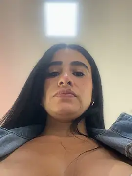 Snapshot of RoseOnYou chatting on January 15, 2026, 9:18 pm RoseOnYou online show from January 15, 2026, 9:18 pm