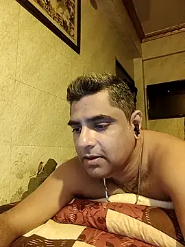 hardnhornybull online show from April 17, 2026, 7:17 pm