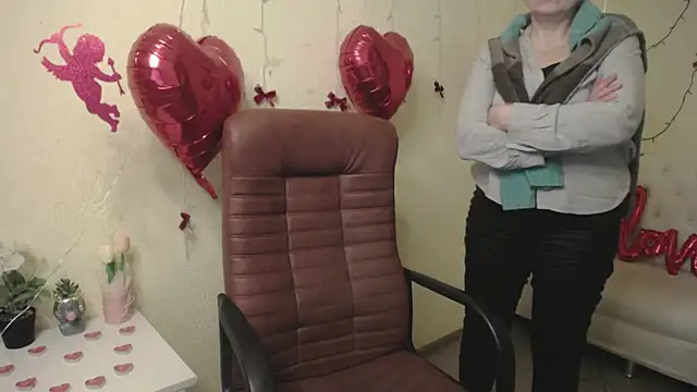 Snapshot of EmilyL0ve chatting on February 3, 2026, 2:53 am EmilyL0ve online show from February 3, 2026, 2:53 am