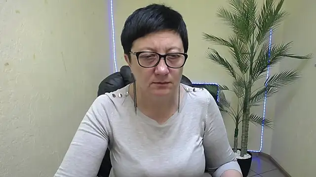 Snapshot of EmilyL0ve chatting on May 30, 2026, 5:07 pm EmilyL0ve online show from May 30, 2026, 5:07 pm