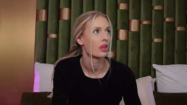 Snapshot of AmeliaAngel chatting on January 9, 2025, 6:38 am AmeliaAngel online show from January 9, 2025, 6:38 am