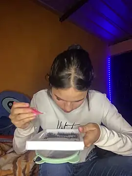 Lariquita online show from February 17, 2026, 11:24 pm