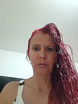 Snapshot of cintia_love chatting on April 17, 2026, 10:23 pm cintia love online show from April 17, 2026, 10:23 pm