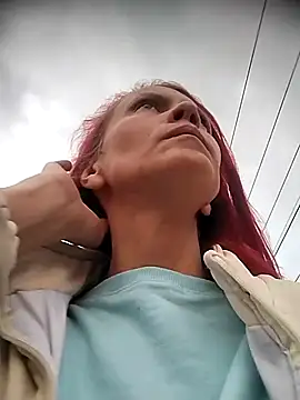 Snapshot of cintia_love chatting on January 7, 2026, 10:15 pm cintia love online show from January 7, 2026, 10:15 pm