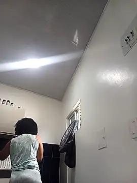 Snapshot of IIv0ryN0IIReX-XX chatting on February 6, 2026, 2:57 pm IIv0ryN0IIReX-XX online show from February 6, 2026, 2:57 pm