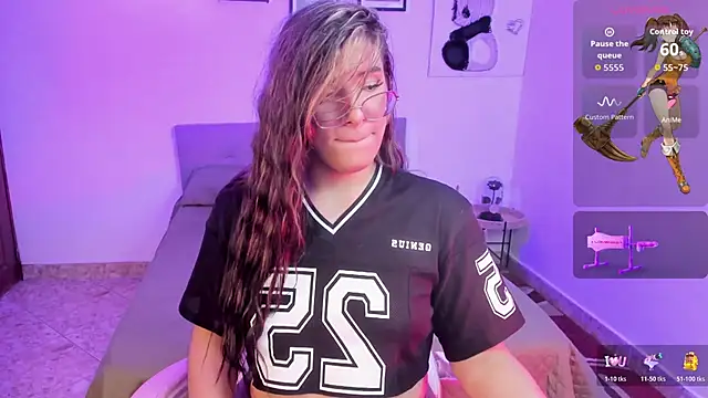 Valen with pussy online show from March 14, 2026, 9:10 pm