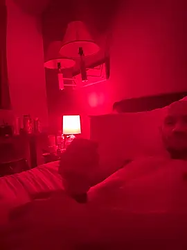 Snapshot of cloudyplay661 chatting on February 9, 2026, 4:43 am cloudyplay661 online show from February 9, 2026, 4:43 am