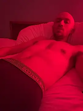 Snapshot of cloudyplay661 chatting on February 5, 2026, 7:15 am cloudyplay661 online show from February 5, 2026, 7:15 am