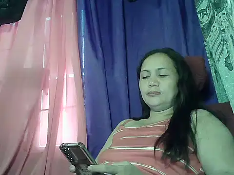 prettymomma24xx online show from July 5, 2026, 11:11 pm