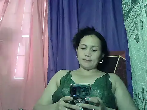 Snapshot of prettymomma24xx chatting on May 31, 2026, 3:01 am prettymomma24xx online show from May 31, 2026, 3:01 am