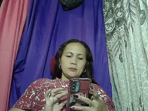 prettymomma24xx online show from July 28, 2026, 9:39 am